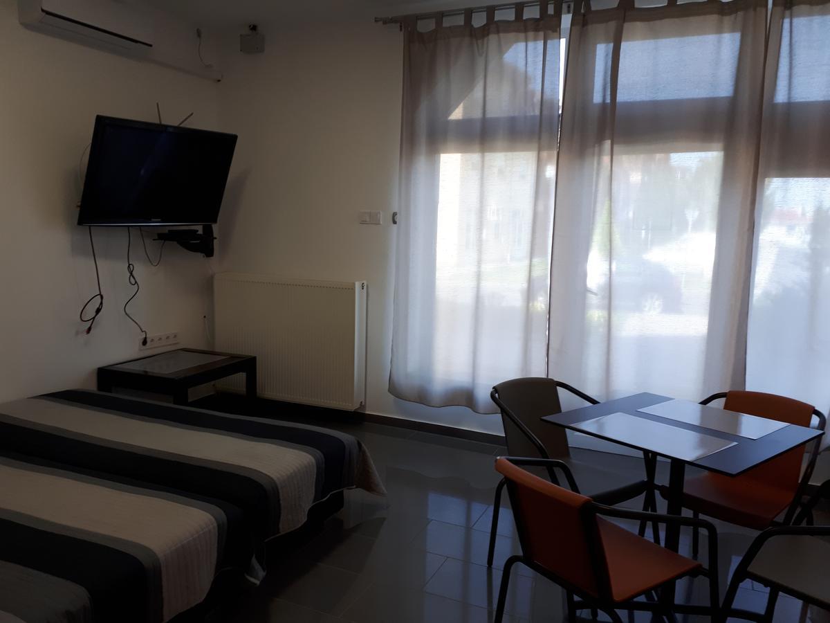 Kertvarosi Apartman II 티자우이바로스 외부 사진